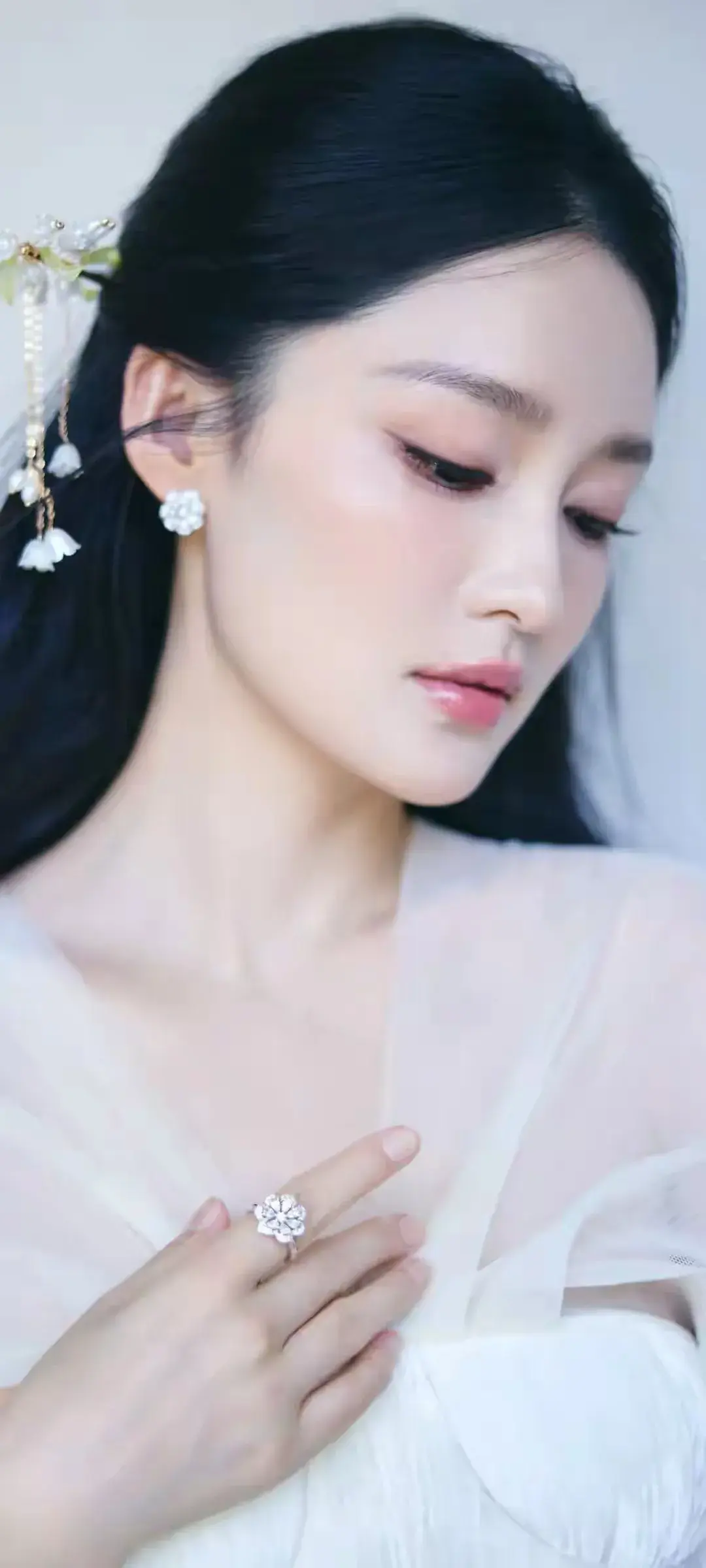 李沁白裙写真插图3