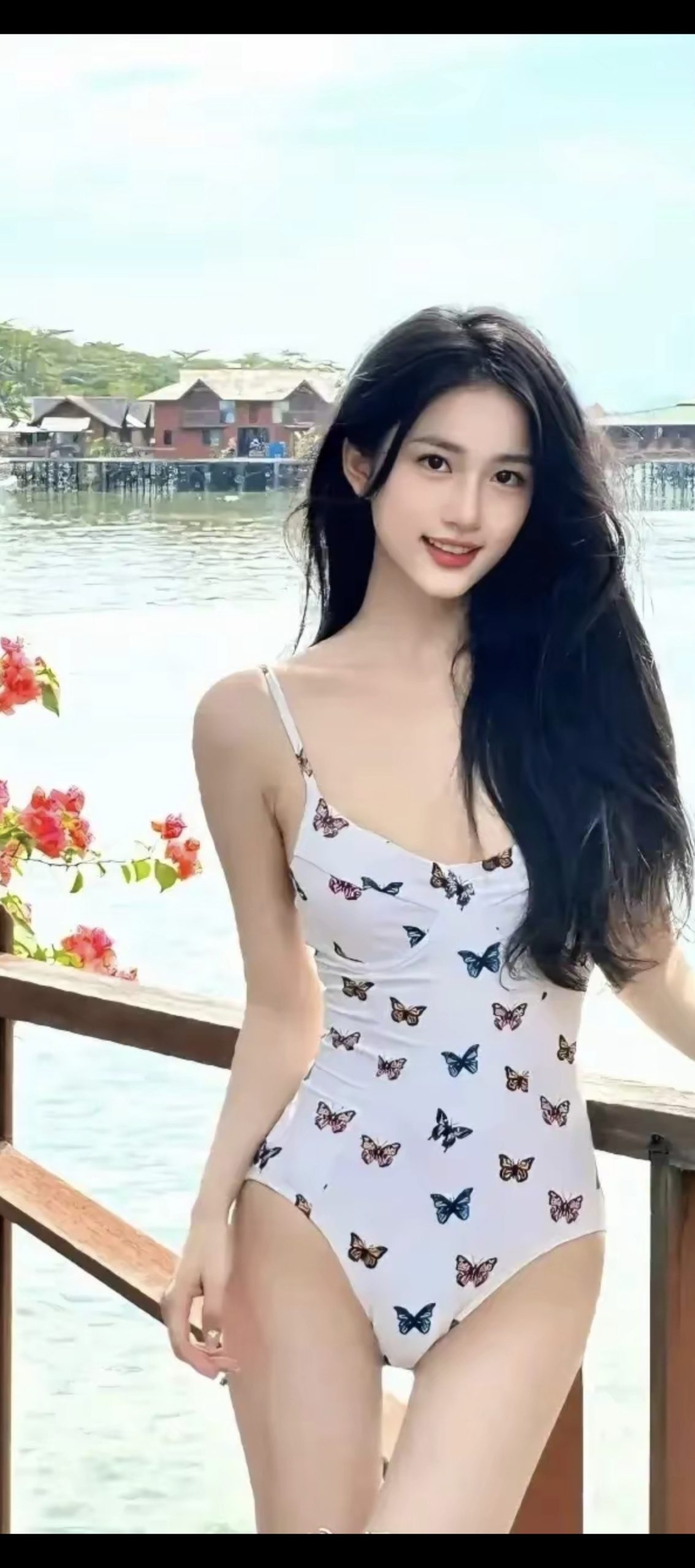 穿泳装的美少女插图1