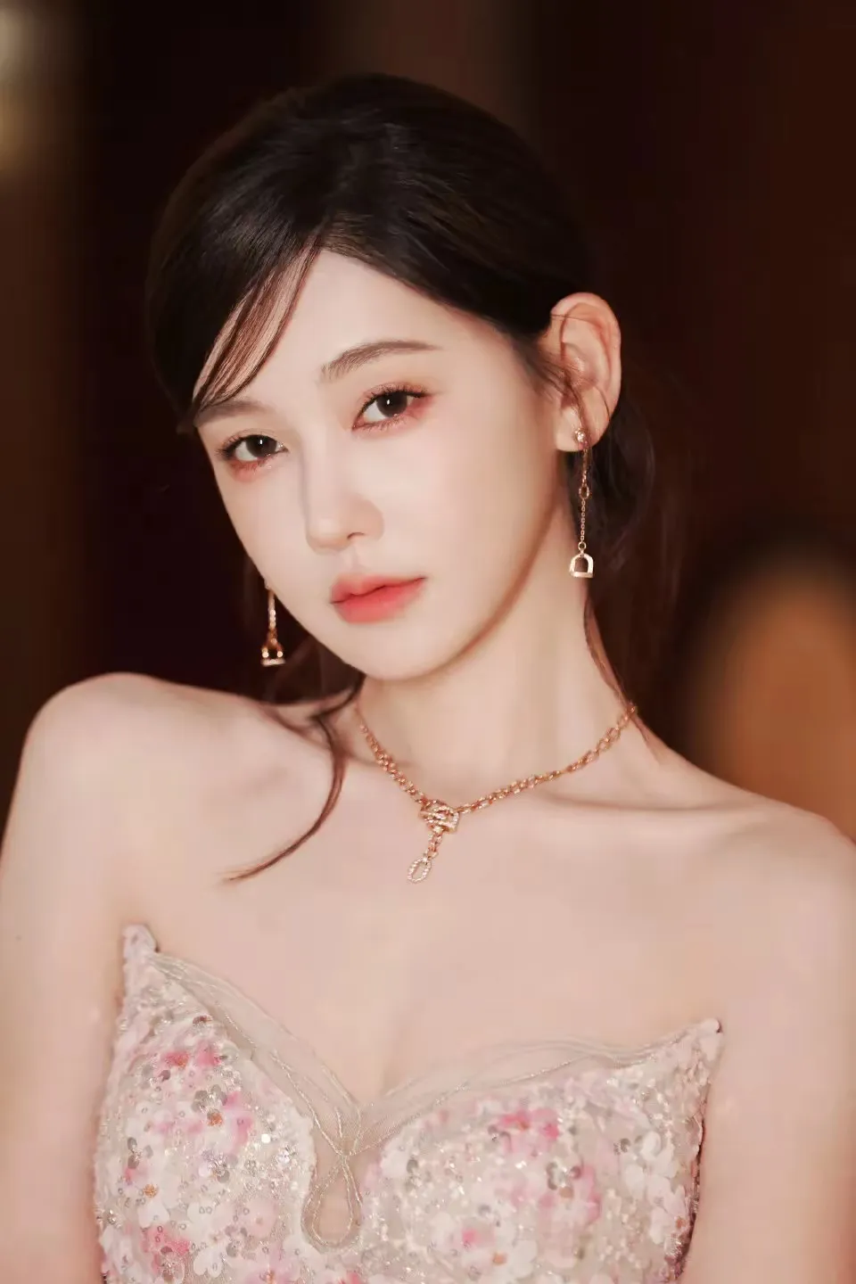 李沐宸抹胸裙写真插图1
